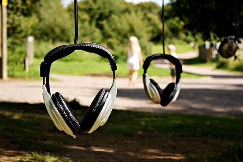 Artist Alex Metcalf’s Tree Listening Project, shown here in 2009, allows visitors to listen to the sounds of trees drawing water from their roots. Now, scientists are learning to discern which of these sounds are indicative of drought conditions. Credit: Tom Grinsted.