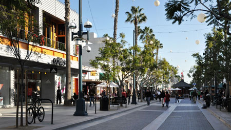 3rd Street promenade, Santa Monica, Calif. 